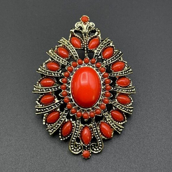 Yellow Gold with Red Enamel Stone Vintage Baroque Style Pin Back Brooch - Picture 2 of 7